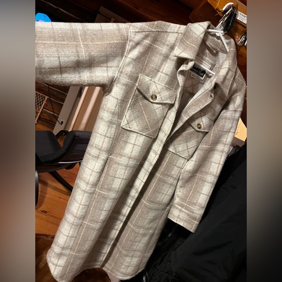 American Eagle Oversized Plaid Jacket - Picture 3 of 4